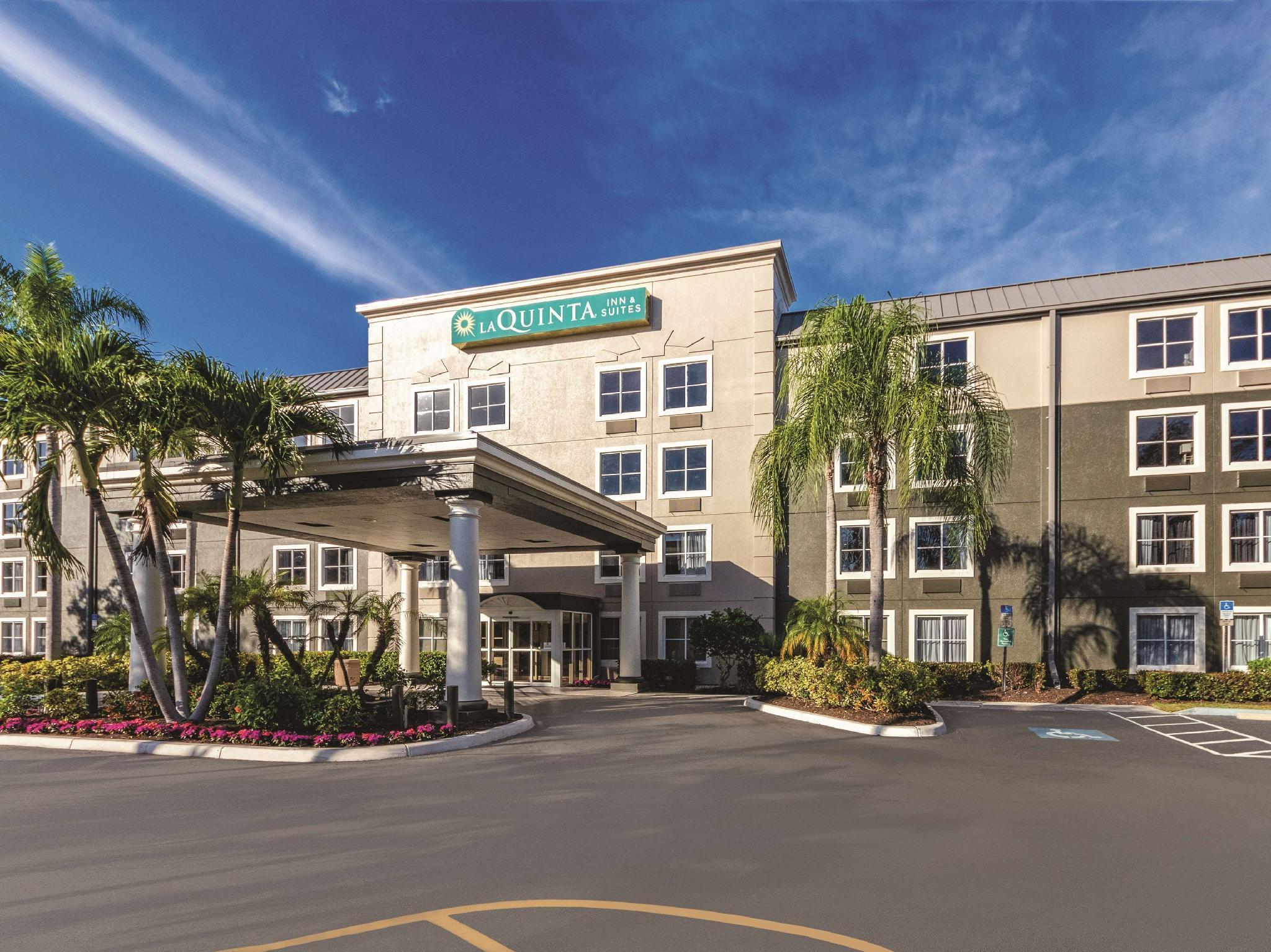 La Quinta By Wyndham Naples East Hotel Golden Gate Екстериор снимка