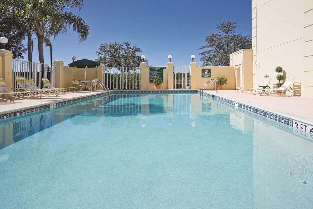La Quinta By Wyndham Naples East Hotel Golden Gate Съоръжения снимка